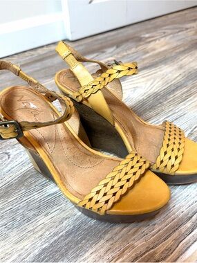 Naya Bellini Leather Wedge Sandals Mustard Yellow Braided Ankle Strap Size 8